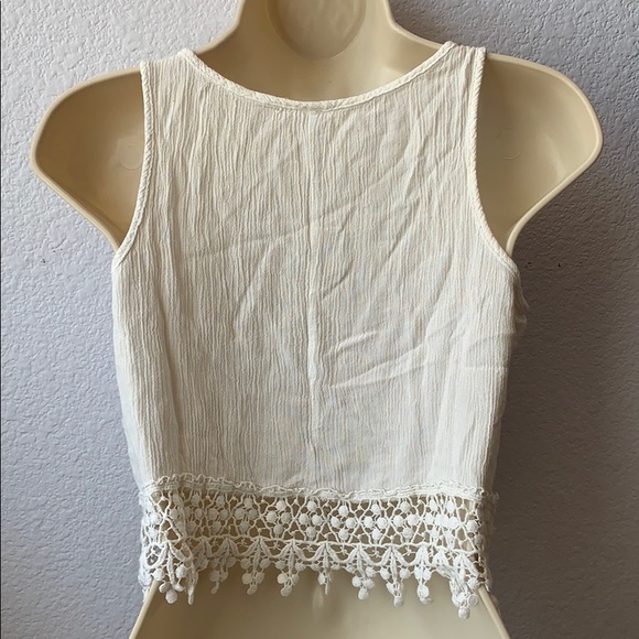 White Cropped Crochet Tank Top - Picture 4 of 6